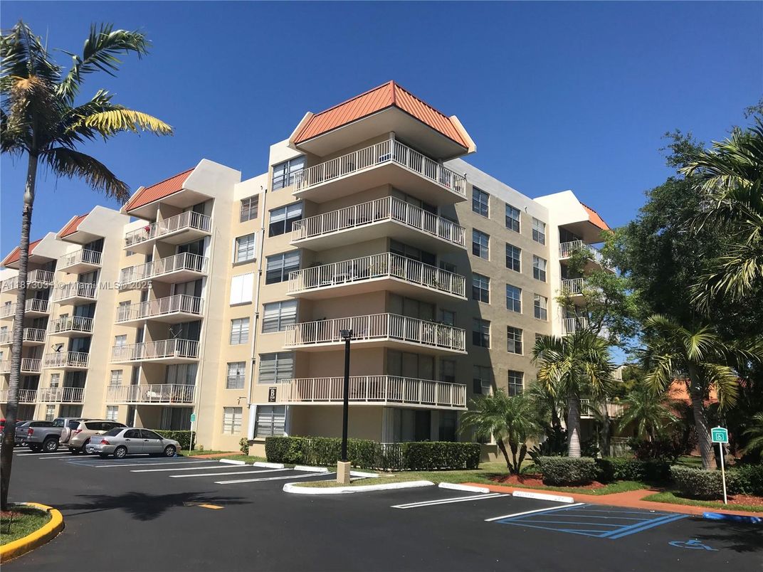 Exterior, Facade, Condo Building