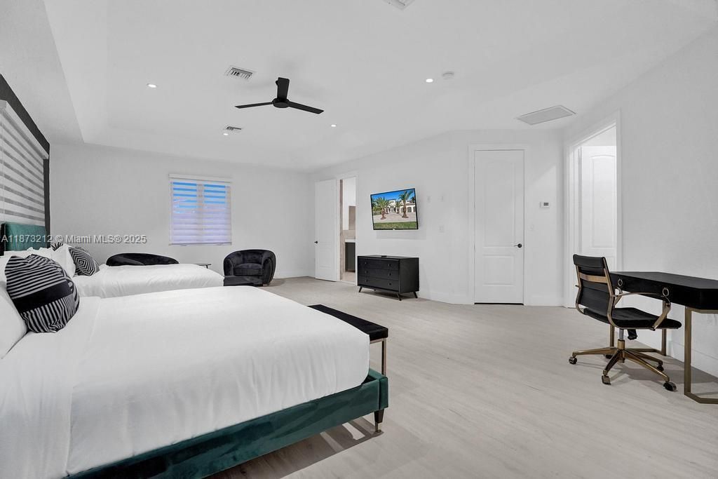 Bedroom, Home Office, Interior, Recessed Lighting, Wood Texture Flooring
