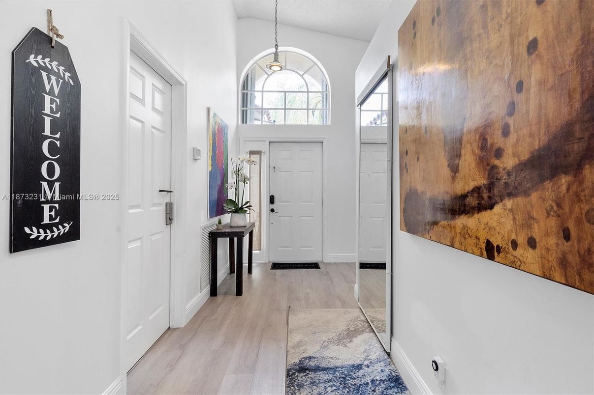 Interior, Pendant Lights, Wood Texture Flooring