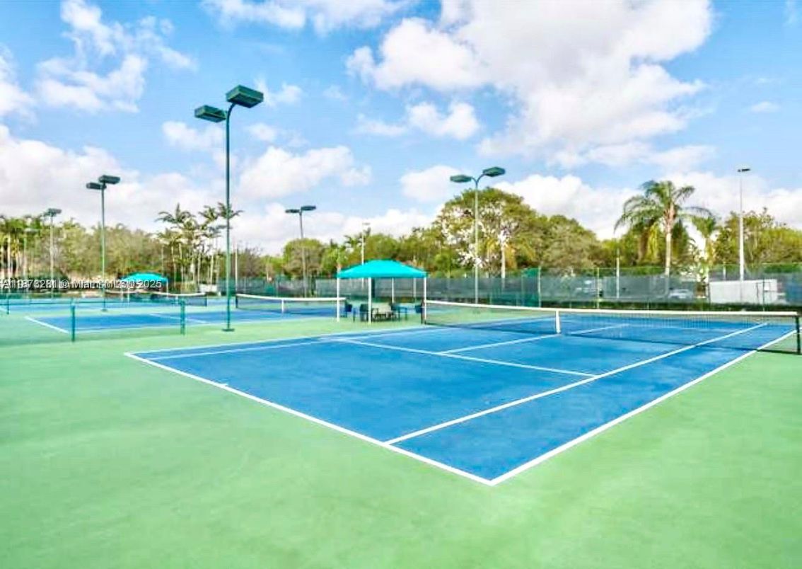 Exterior, Tennis Courts