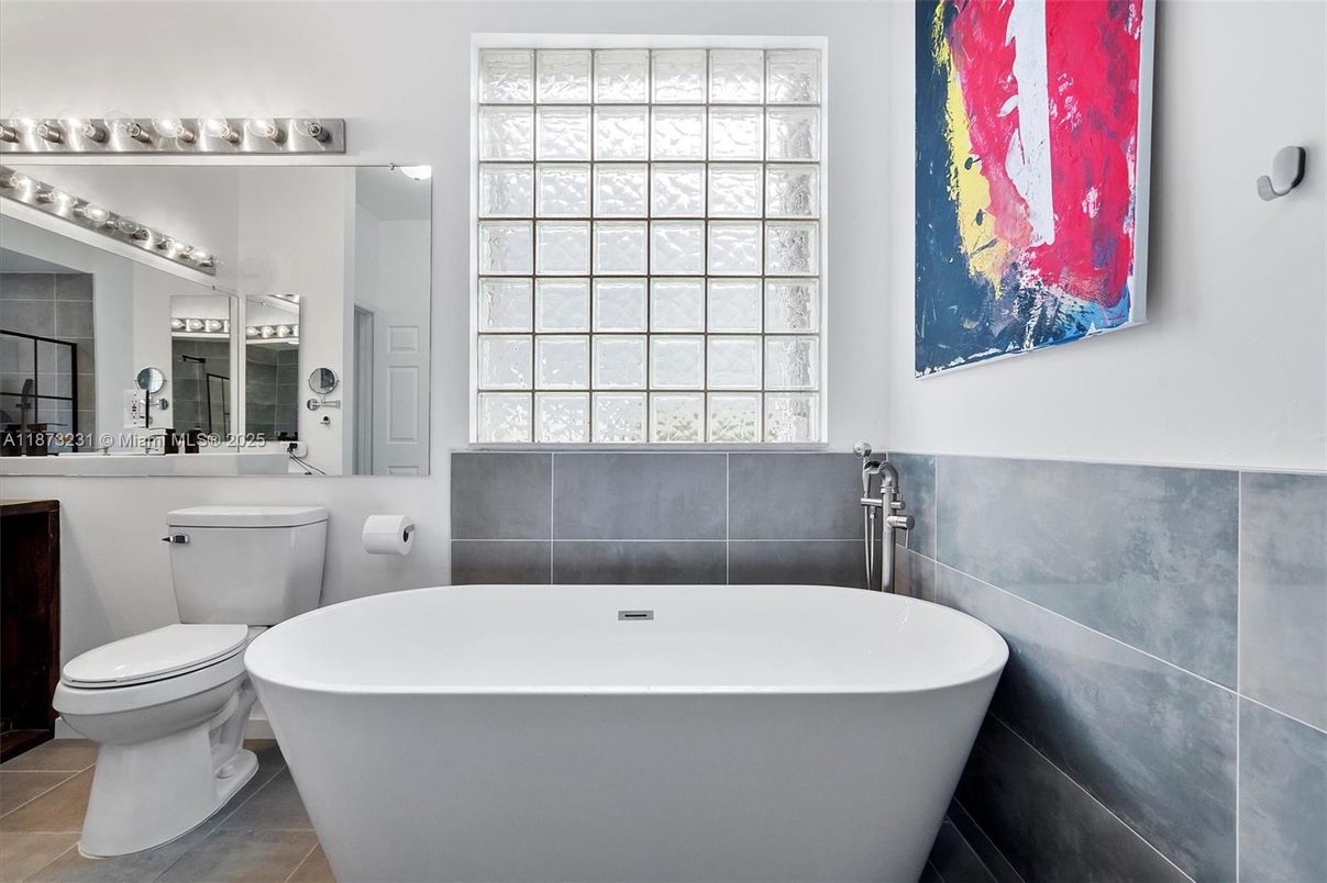 Bathroom, Free Standing Baths, Interior