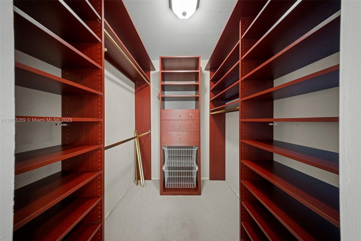 Interior, Walk-in Closets