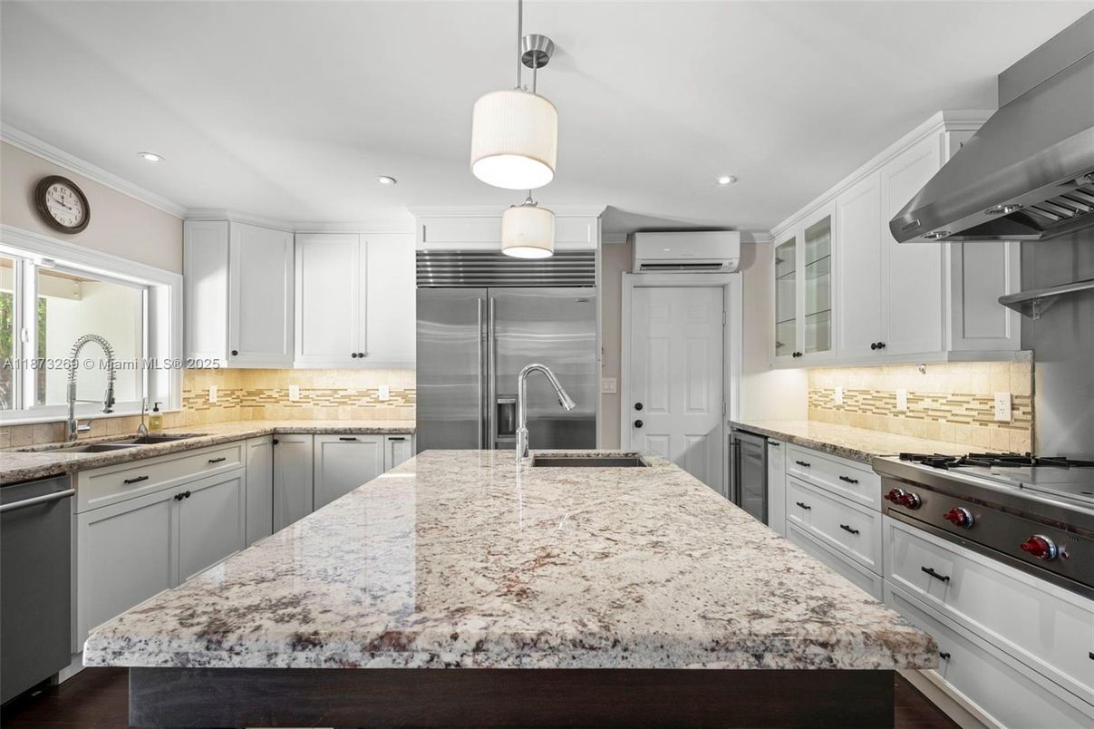 Interior, Kitchen, Pendant Lights, Recessed Lighting, Stainless Steel Appliances