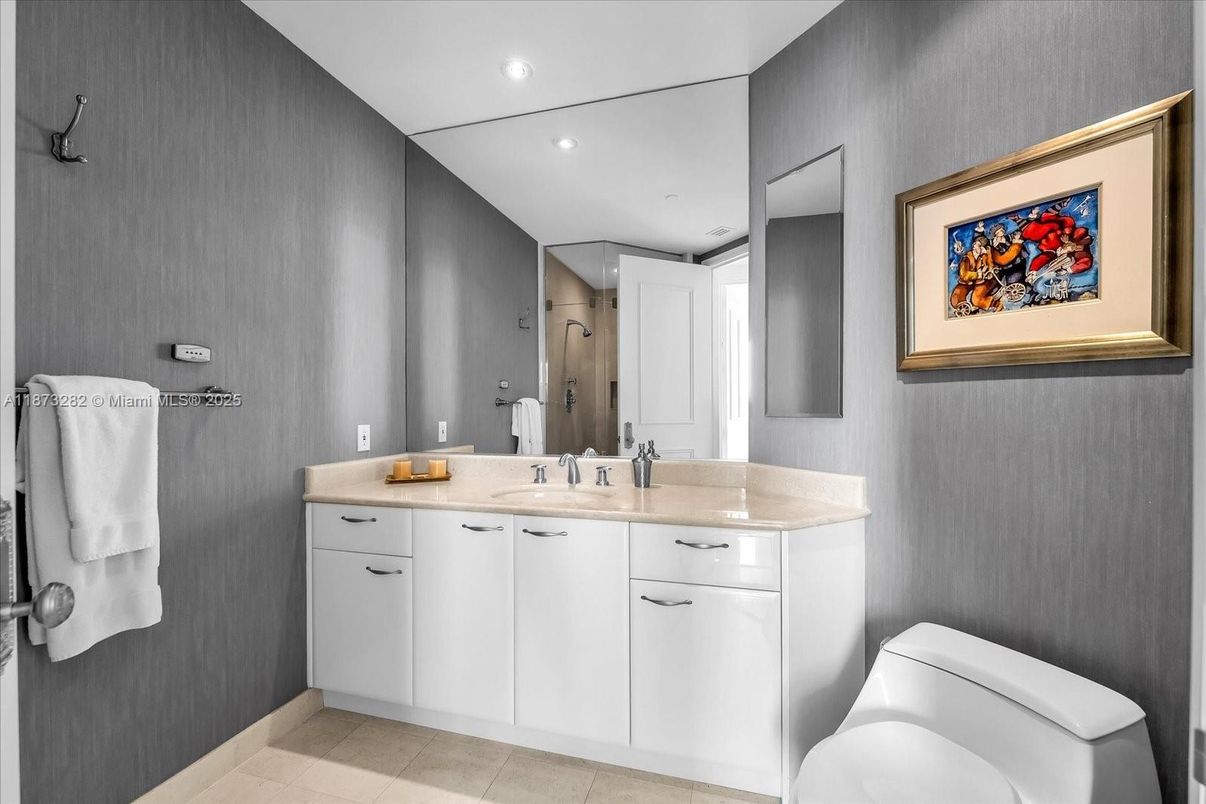Bathroom, Interior, Recessed Lighting