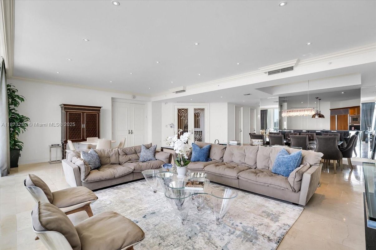 Dining room, Interior, Kitchen, Living room, Pendant Lights, Recessed Lighting