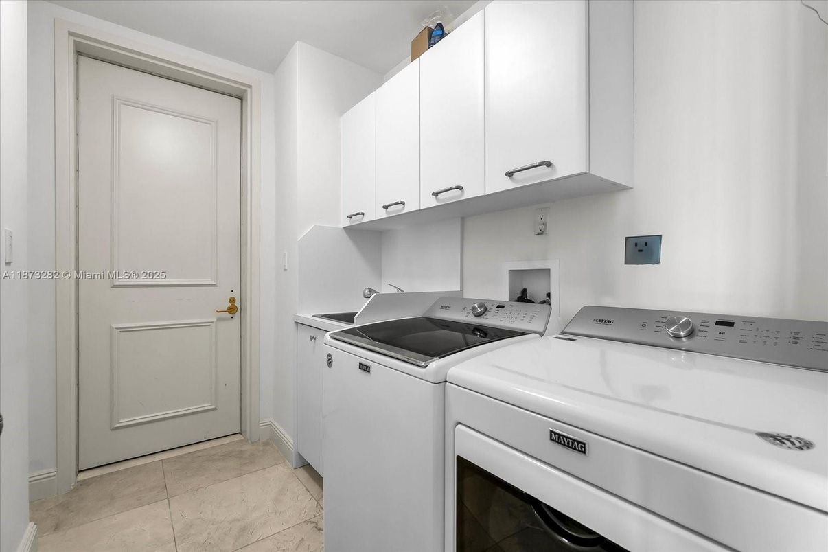 Interior, Washer