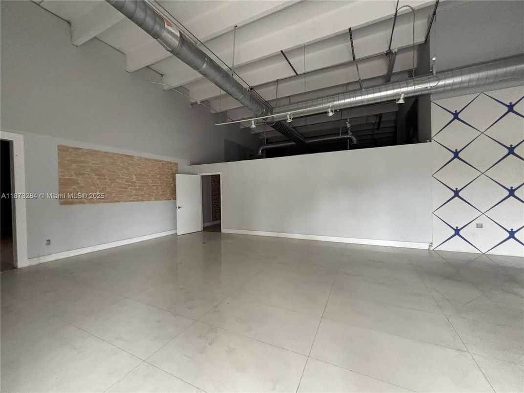 Garage, Interior