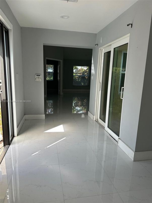 Empty room, Interior, Marble, Recessed Lighting