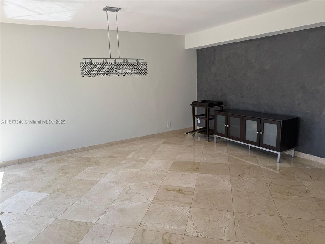 Empty room, Interior, Pendant Lights