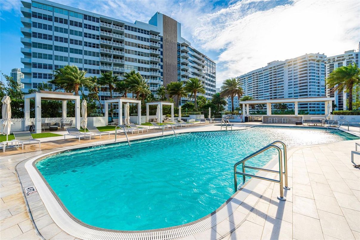 Exterior, Pool