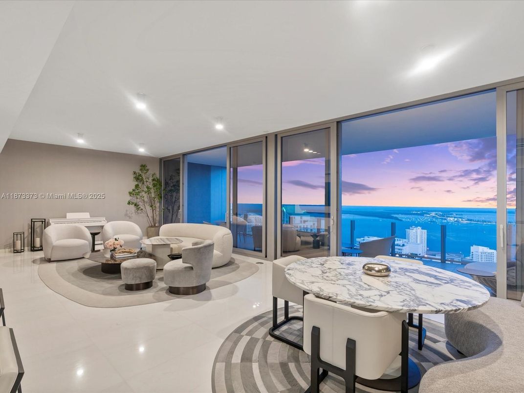 Dining room, Interior, Living room, Recessed Lighting, Water
