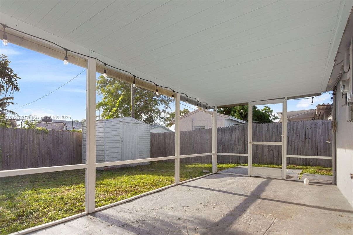Exterior, Interior, Sun Room