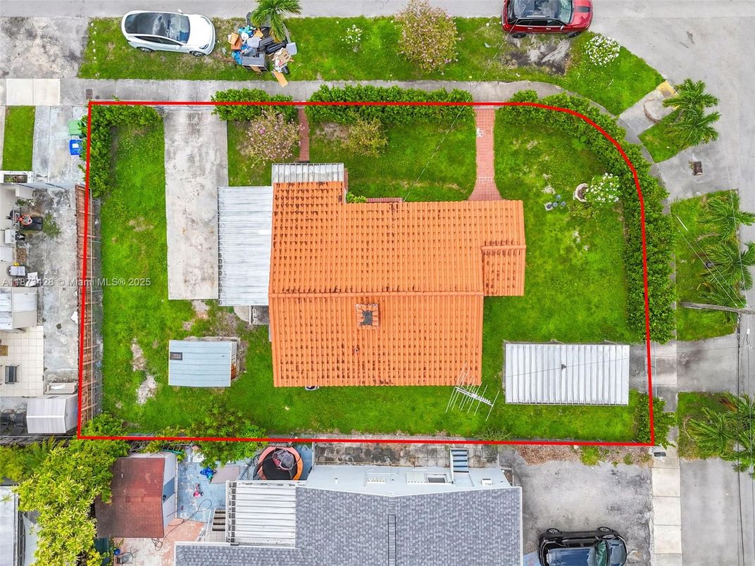 Exterior, Drone