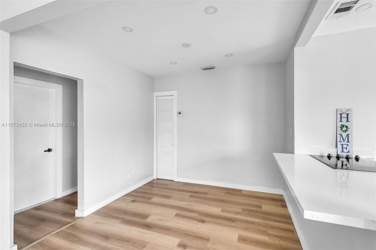 Interior, Recessed Lighting, Wood Texture Flooring