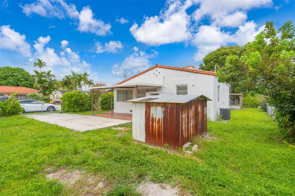 Backyard, Exterior