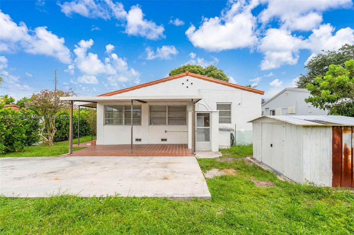 Backyard, Exterior