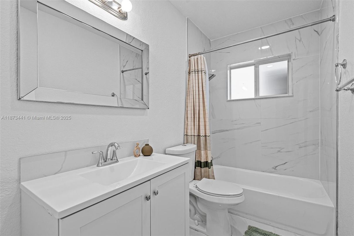 Bathroom, Interior, Marble Walls