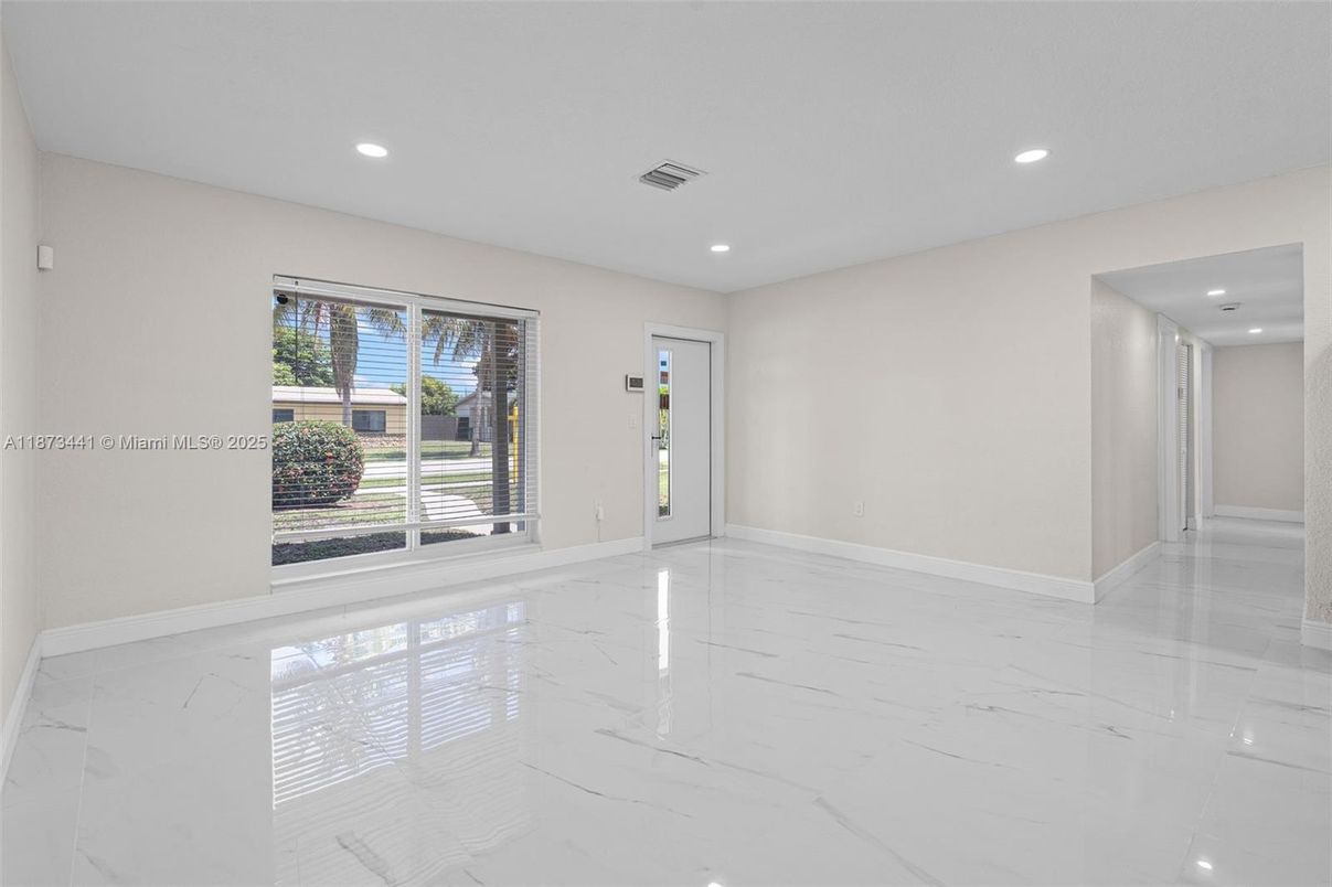 Empty room, Interior, Marble, Recessed Lighting