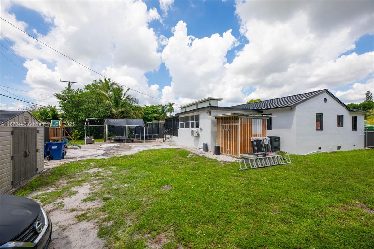 Backyard, Exterior, Playground