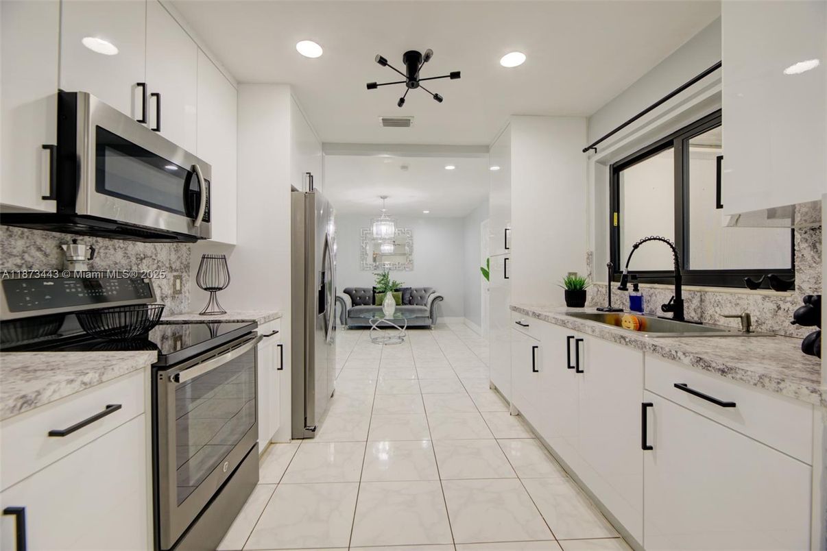 Chandelier, Interior, Kitchen, Recessed Lighting, Stainless Steel Appliances