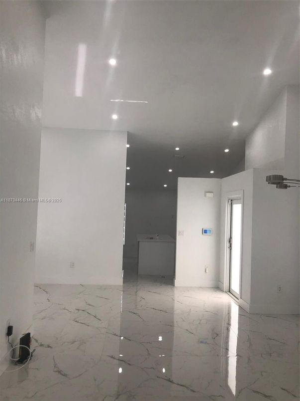 Empty room, Interior, Marble, Recessed Lighting
