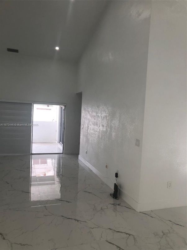 Empty room, Interior, Marble, Recessed Lighting