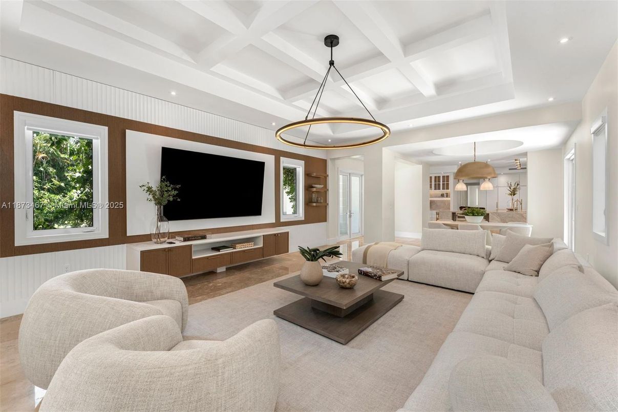 Interior, Living room, Pendant Lights, Recessed Lighting, Wood Texture Flooring