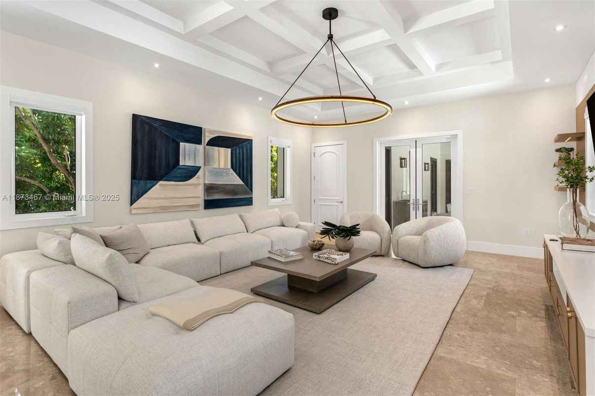 Interior, Living room, Pendant Lights, Recessed Lighting