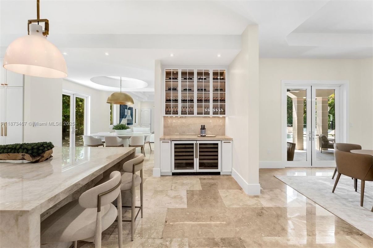 Dining room, Interior, Pendant Lights, Recessed Lighting