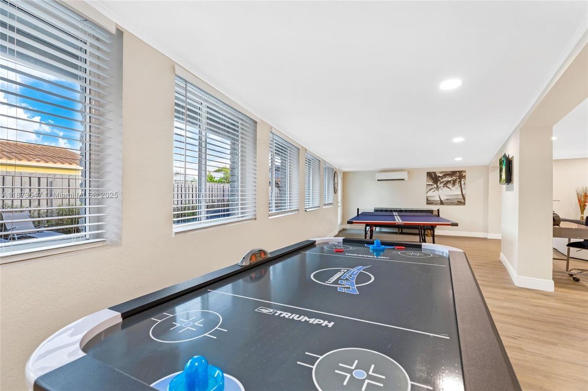 Billiard Table, Game Room, Interior, Recessed Lighting, Wood Texture Flooring