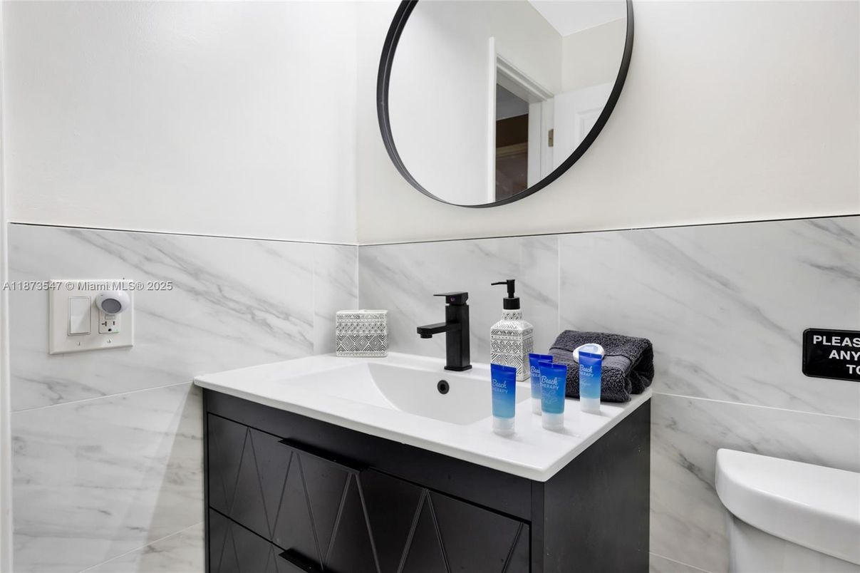 Bathroom, Interior, Marble Walls