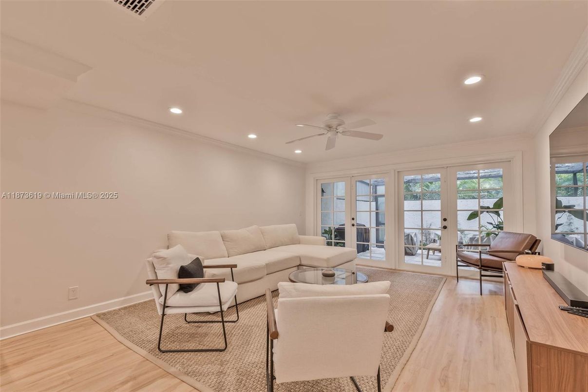 Interior, Living room, Recessed Lighting, Water, Wood Texture Flooring