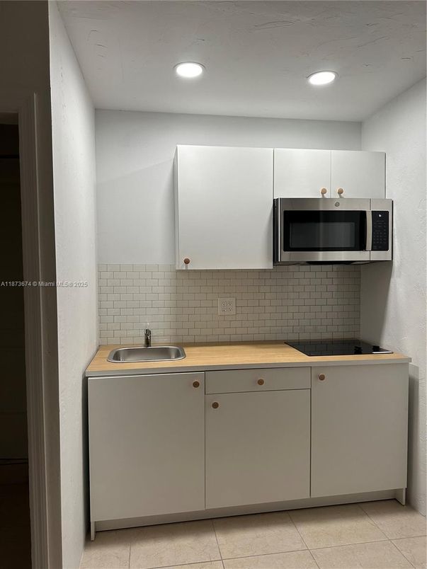 Interior, Kitchen, Recessed Lighting