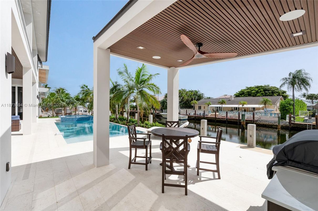 Exterior, Pool, Water