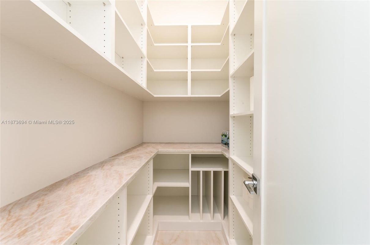 Interior, Walk-in Closets
