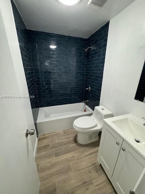 Bathroom, Interior, Recessed Lighting, Wood Texture Flooring