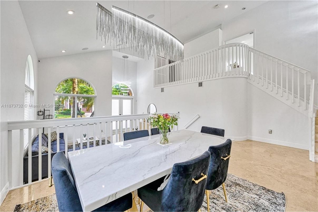 Dining room, Interior, Pendant Lights, Recessed Lighting