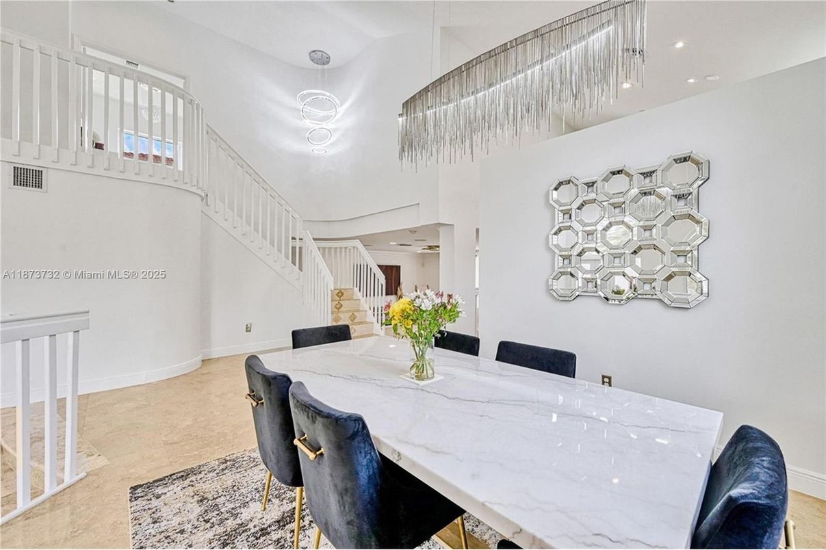 Dining room, Interior, Pendant Lights, Recessed Lighting