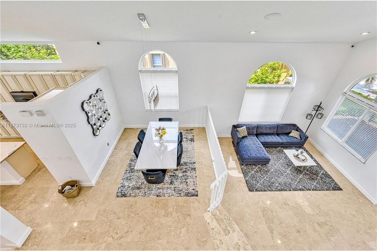 Dining room, Interior, Living room, Pendant Lights, Recessed Lighting