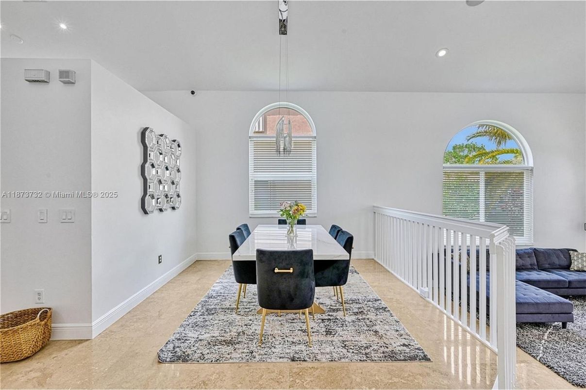 Dining room, Interior, Pendant Lights, Recessed Lighting