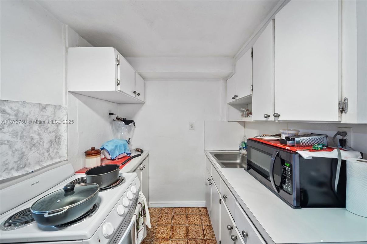 Interior, Kitchen, Tile Countertops
