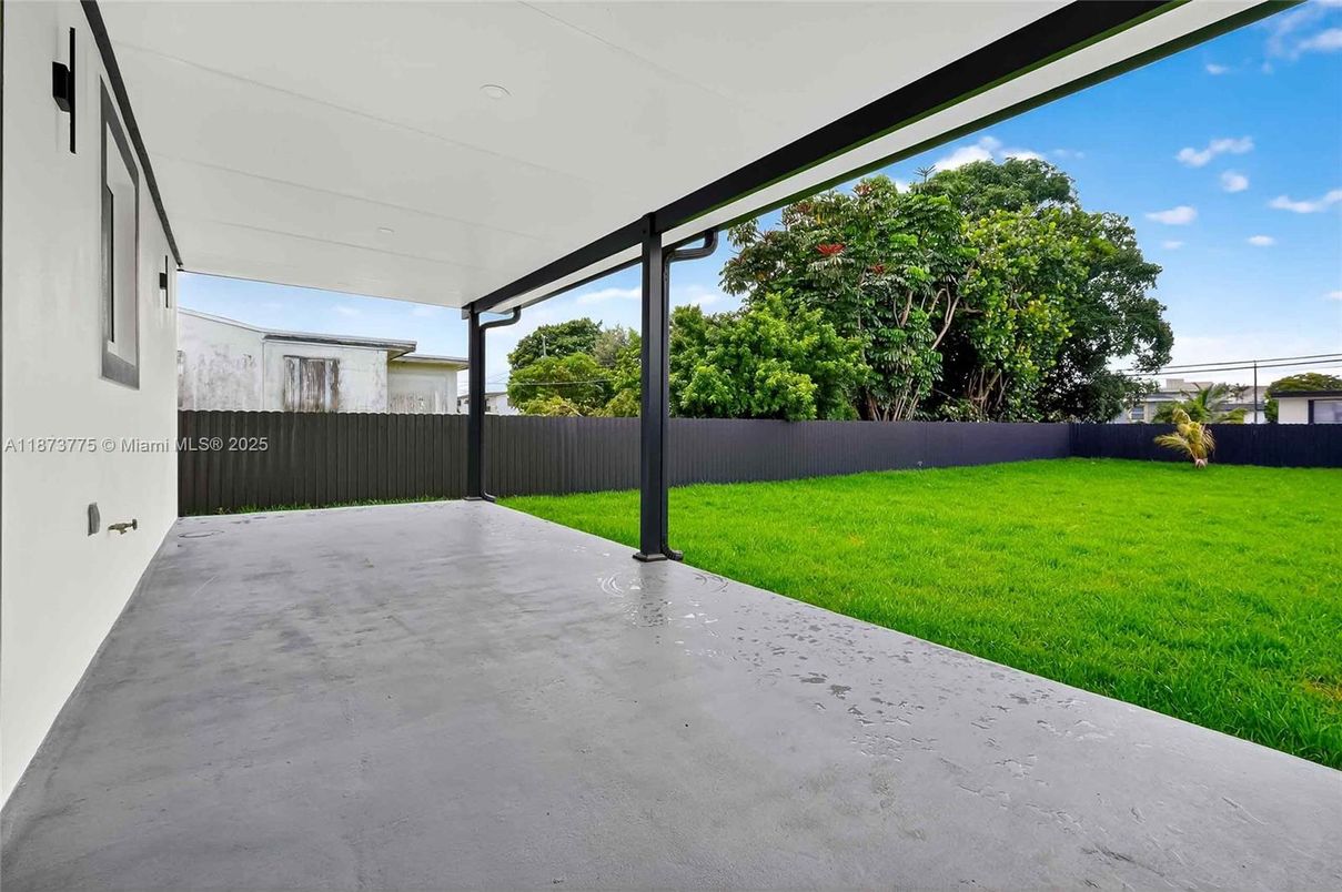 Backyard, Exterior