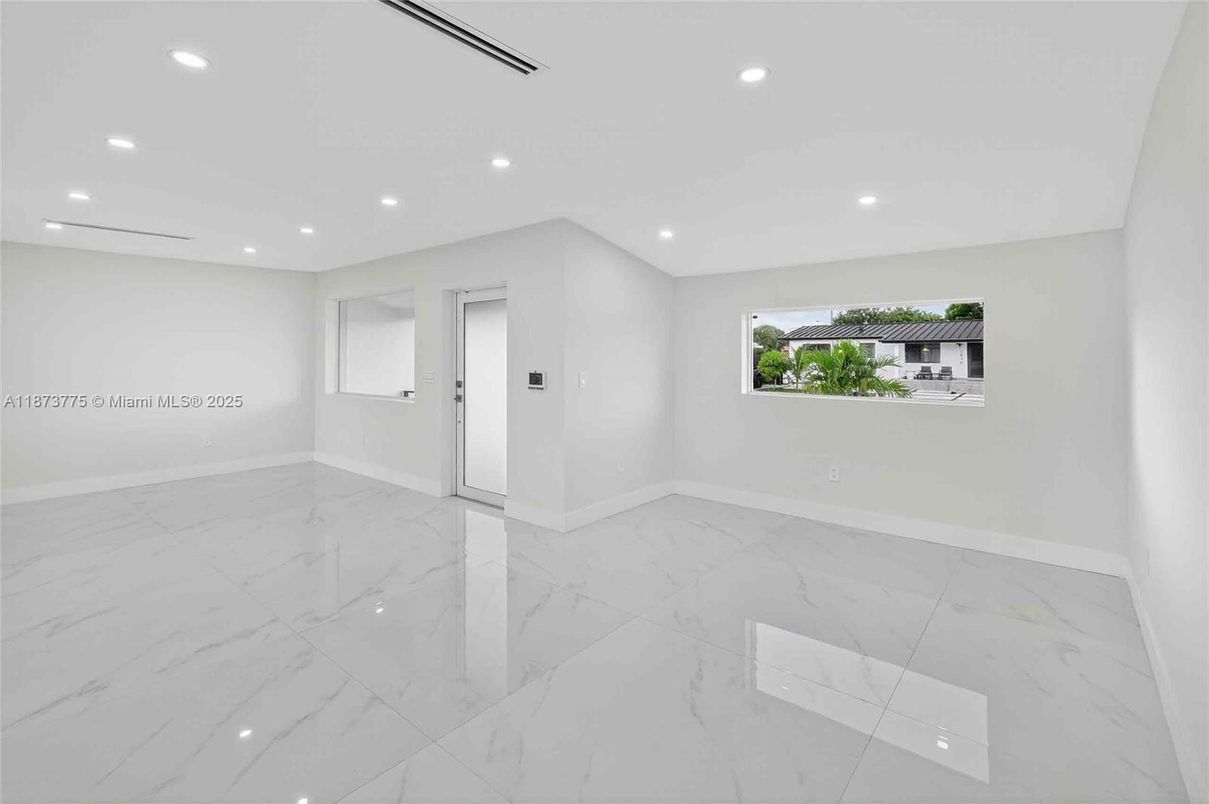 Empty room, Interior, Marble, Recessed Lighting