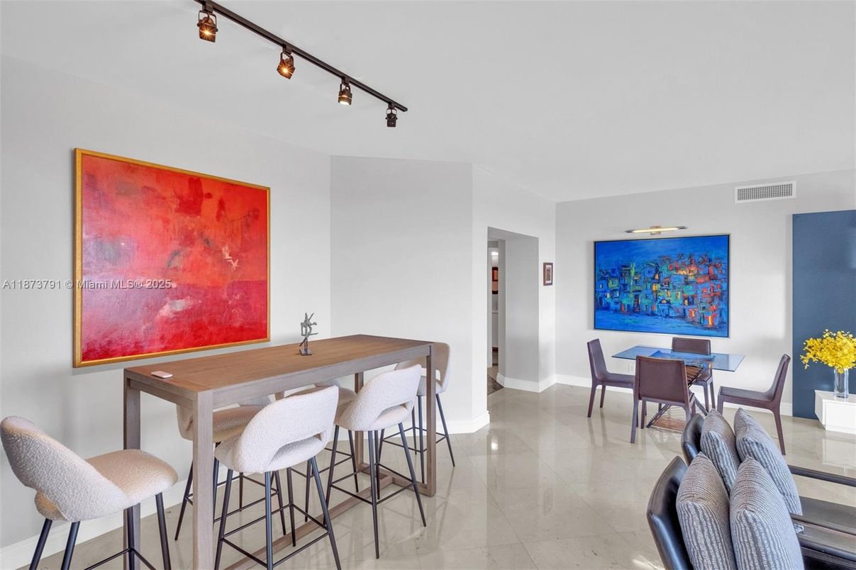 Dining room, Interior