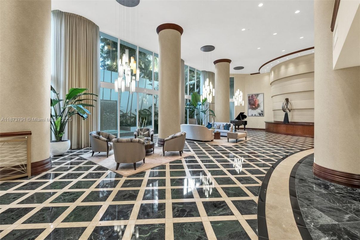 Interior, Living room, Pendant Lights, Recessed Lighting