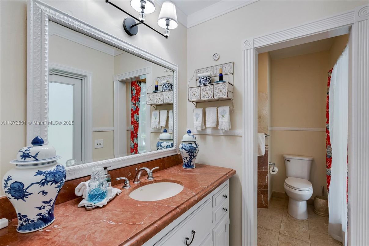 Bathroom, Interior, Tile Countertops