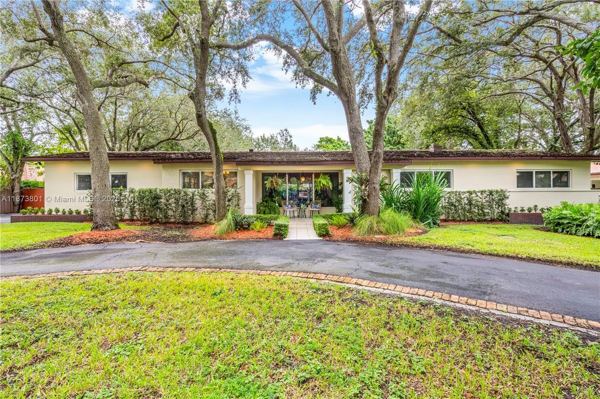 Backyard, Exterior, Facade, Ranch