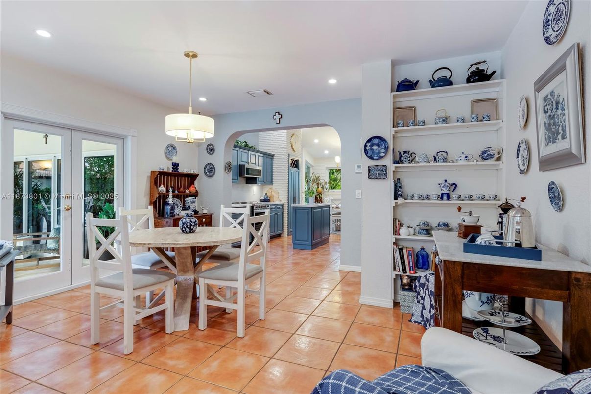 Dining room, Interior, Kitchen, Pendant Lights, Recessed Lighting