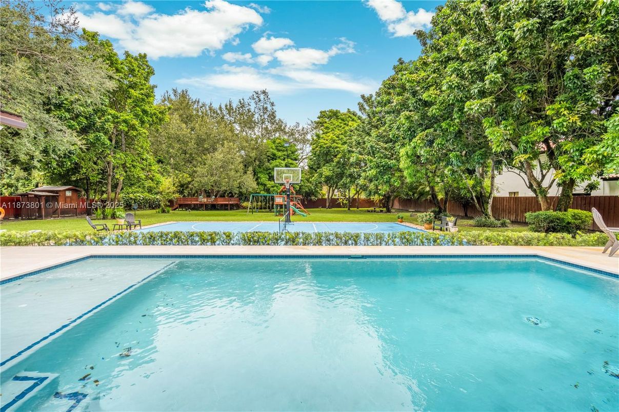 Exterior, Playground, Pool