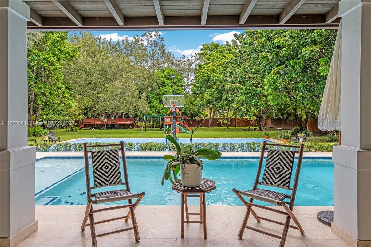 Exterior, Playground, Pool
